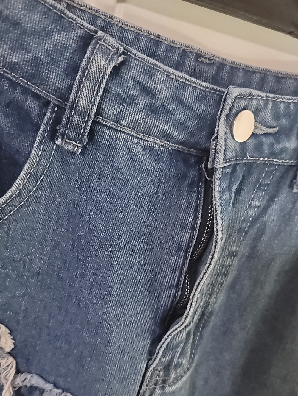 High-Rise Star Patch Wide-Leg Jeans - Blue - Picture 6 of 9
